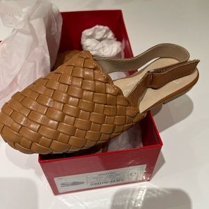 BNIB Papanatas sandals size 31